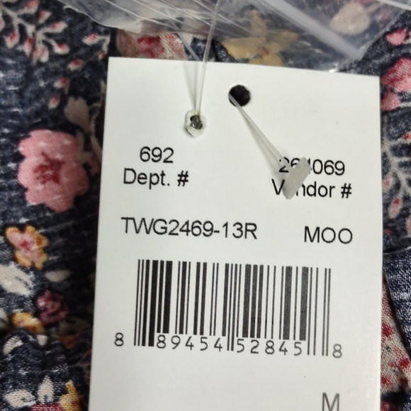 Taylor and Sage Off the shoulder Floral Blouse - Picture 10 of 12